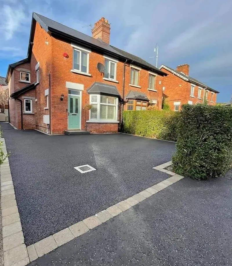 Driveway with brick border finish